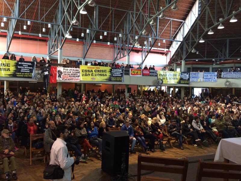 Assembleia dos municipários de Porto Alegre decide terminar com greve