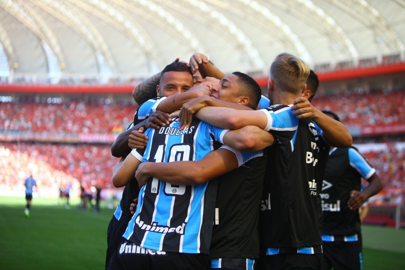 Com a vitória, o Grêmio chegou aos 24 pontos, apenas um atrás de Corinthians e Palmeiras