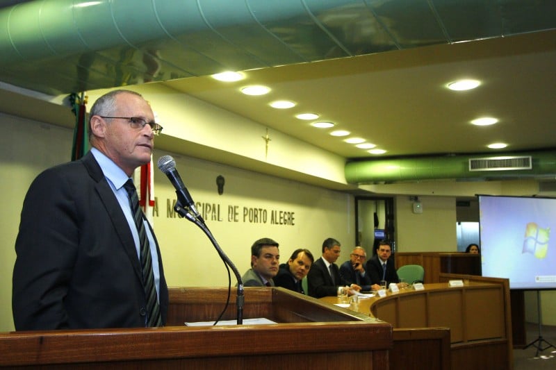 Segundo Jos&eacute; Mariano Beltrame (e), pol&iacute;cia &eacute; fruto da sociedade que integra