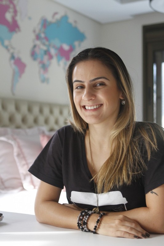 Fernanda Pandolfi largou jornal para realizar a vontade de viajar mais Foto: JONATHAN HECKLER/JC