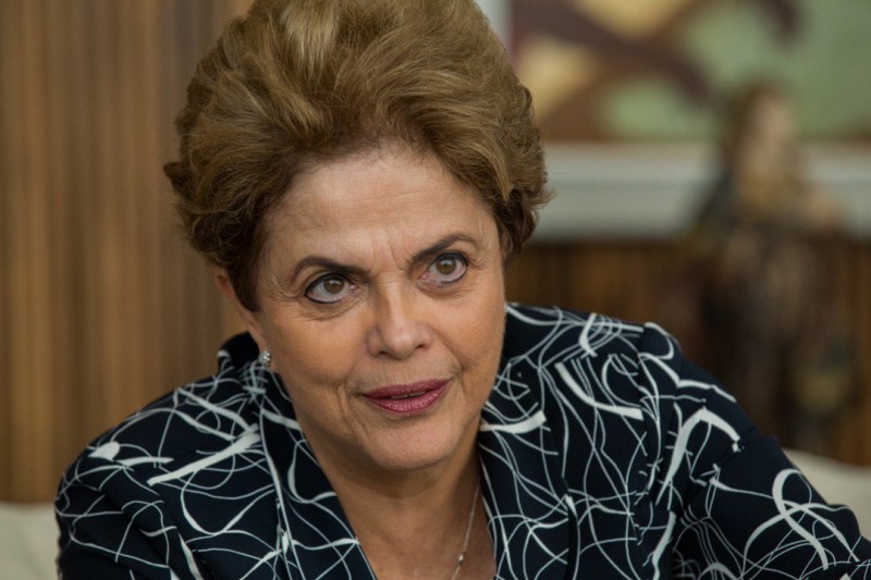 A presidente afastada vê a mudança de sistema por trás de "golpe", disse no ABC paulista