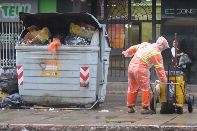Porto Alegre deixa de reciclar grande quantidade de lixo