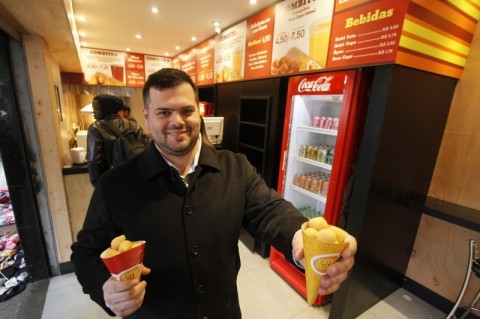 Roberto Fay abriu a primeira unidade de Porto Alegre na Av. Senador Salgado Filho, n&ordm; 56