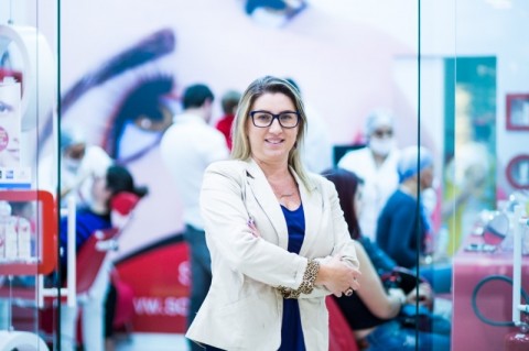 Luzia Costa, fundadora da S�brancelhas 