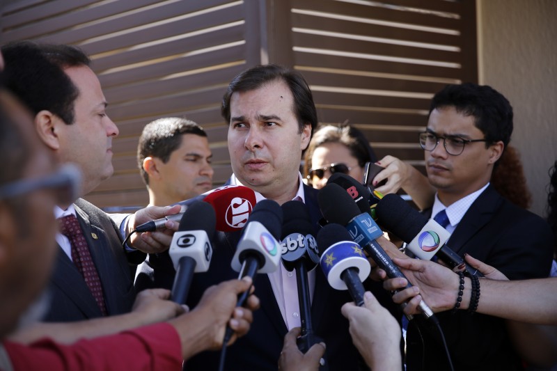 Rodrigo Maia falou sobre agenda da Casa após reunião com líderes