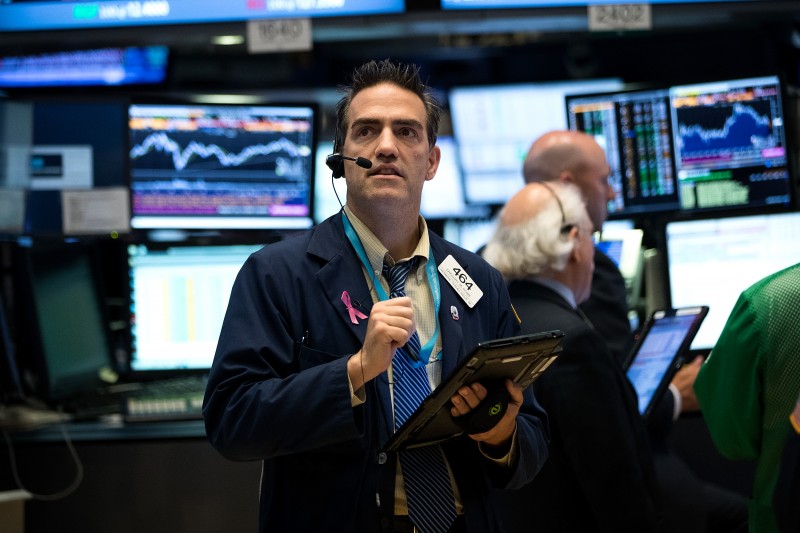 Wall Street, que influenciou mercado brasileiro, aguardada resultados da indústria e balanços