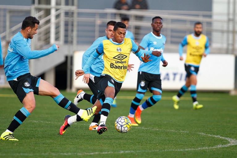 Pedro Rocha treinou juntos aos atitulares no treino do Grêmio