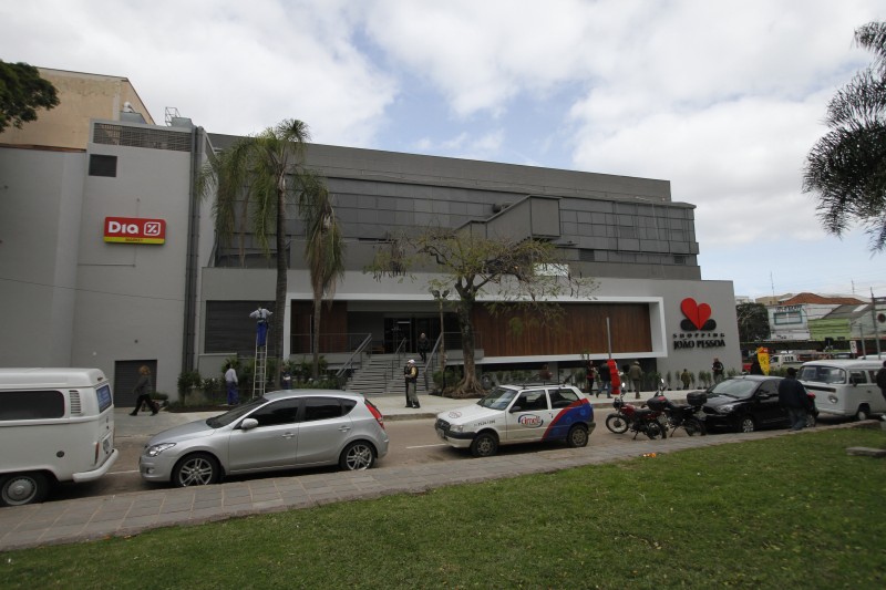 Supermercado Dia será o único estabelecimento do shopping a operar na quinta