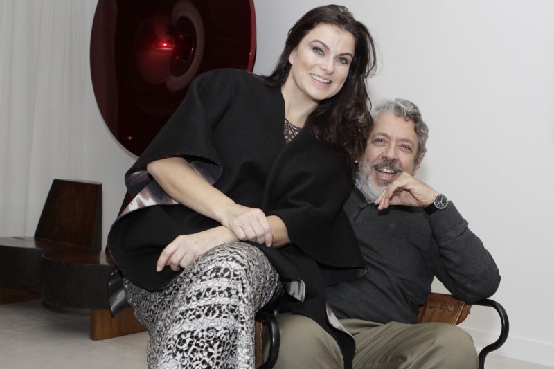 Renato Luiz Sobral Anelli, diretor do Instituto Bardi, com a anfitriã, Patrícia Fossati Druck