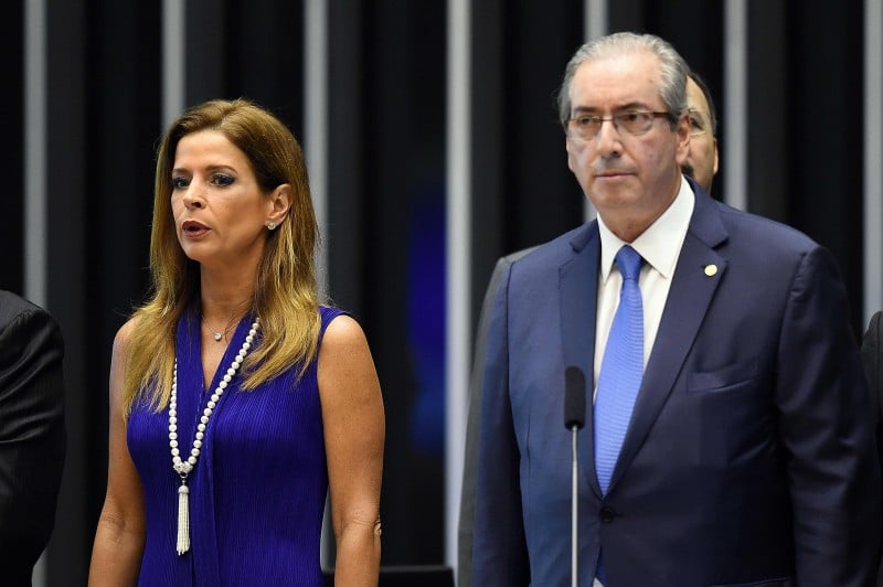 Claudiz cruz, esposa do ex-deputado preso Eduardo Cunha, gastava altos valores em lojas de grife como Prada e Chanel
