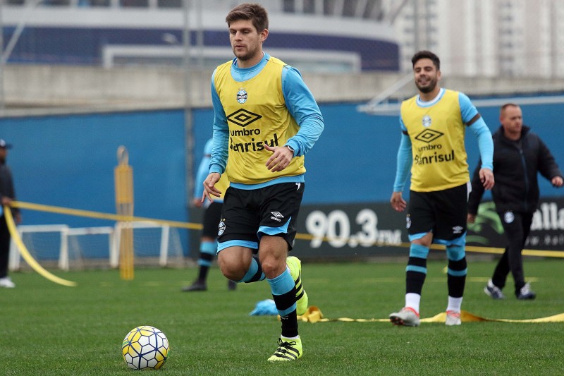 A novidade do treino ficou por conta do zagueiro uruguaio Walter Kannemann, relacionado para o jogo contra o Santa Cruz 