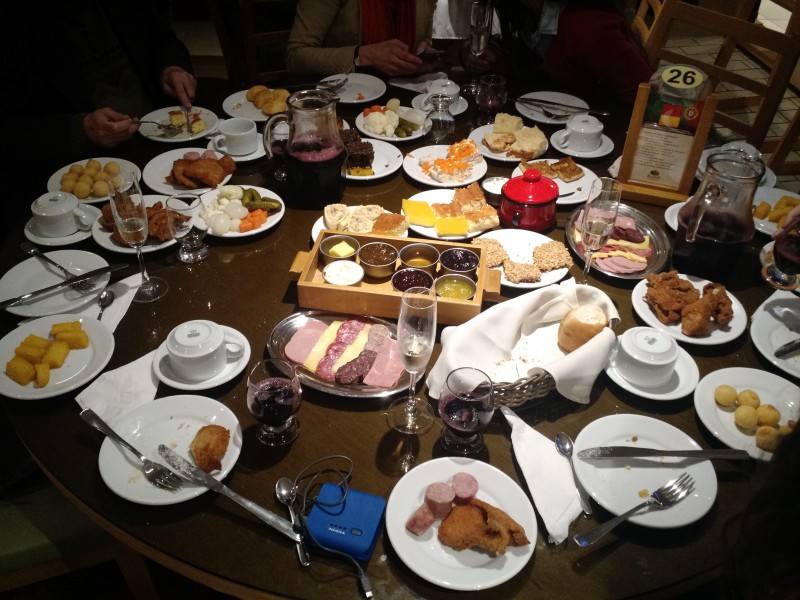 Foi uma orgia gastron&ocirc;mica no Shopping Total, mas sobrevivemos Foto: Mauro Belo SchnEider/Especial/JC