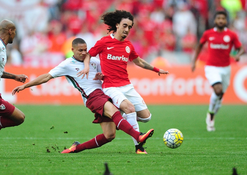 Jogadores colorados como Valdívia conseguiram arrancar o empate