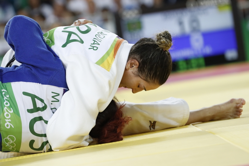 A brasileira venceu por ippon a luta contra a australiana Miranda Giambelli