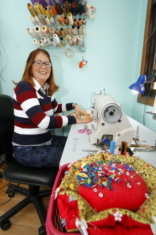  Entrevista com Jane Buhl, artes&atilde; que ir&aacute; falar sobre o sustento com trabalhos manuais.   Foto: MARCELO G. RIBEIRO/JC
