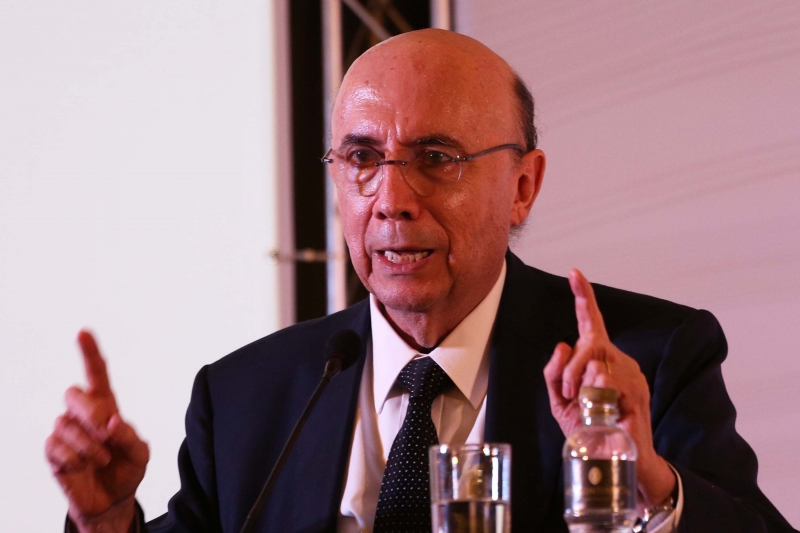 Meirelles disse que o governo decidirá se vai haver aumento de impostos ou não