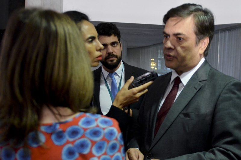 Para o senador Cássio Cunha Lima, missiva é um 'ato de desespero político'