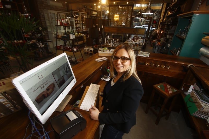  Claudete abriu a unidade de 400 metros quadrados no Auxiliadora  Foto: FREDY VIEIRA/JC