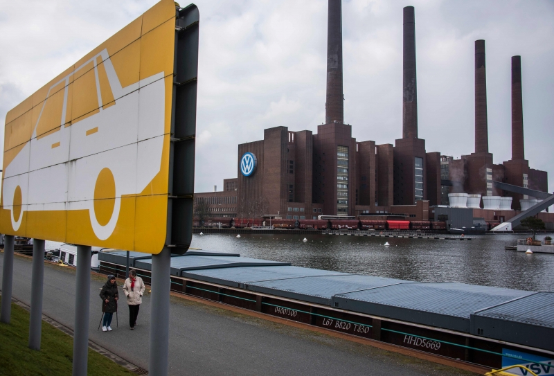Carros foram fabricados em Wolfsburg e receberam um chip para reconhecer e burlar análise de resíduos 