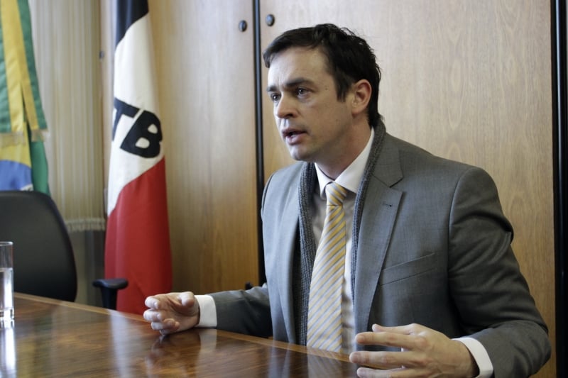 "Nosso mote é agilidade na poda da árvore, o conserto do buraco na rua, vaga na creche", diz Dziedricki