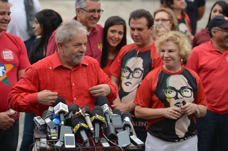 Lula foi indiciado por corrupção passiva, lavagem de dinheiro e falsidade ideológica e a ex- primeira-dama Marisa, por corrupção e lavagem