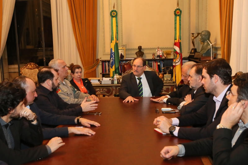 Sartori se reúne com integrantes do Gabinete de Crise criado para atuar contra a violência