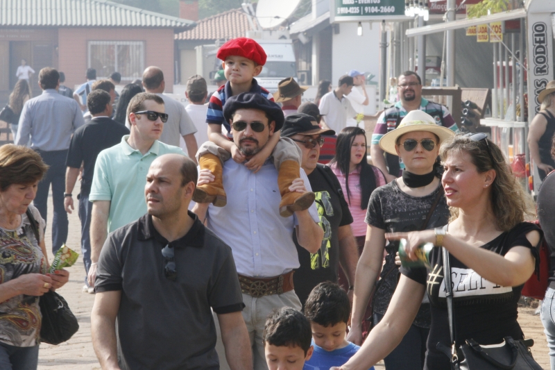 Público aproveita manhã em Esteio para conhecer atrativos da feira