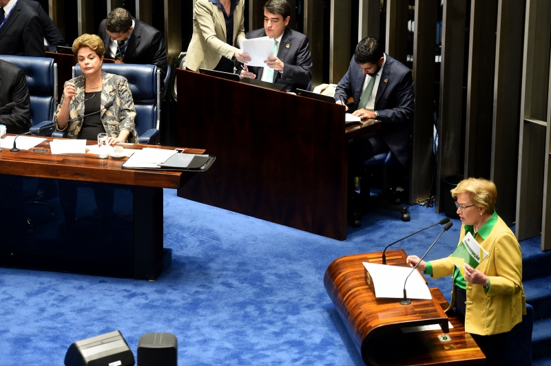 Em resposta à senadora Ana Amélia (PP-RS), presidente afastada afirmou que está sendo alvo de um "golpe parlamentar"