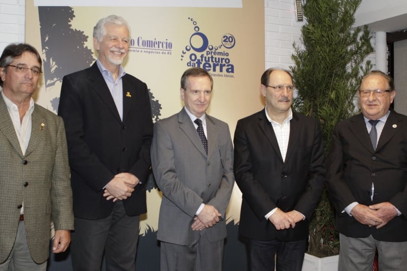 Gedeão Pereira, prefeito José Fortunati, Mércio Tumelero, diretor-presidente do Jornal do Comércio, governador José Ivo Sartori e Zildo de Marchi 