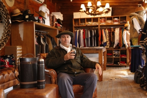 Alejandro Mannelli pretende abrir loja em shopping em outubro 