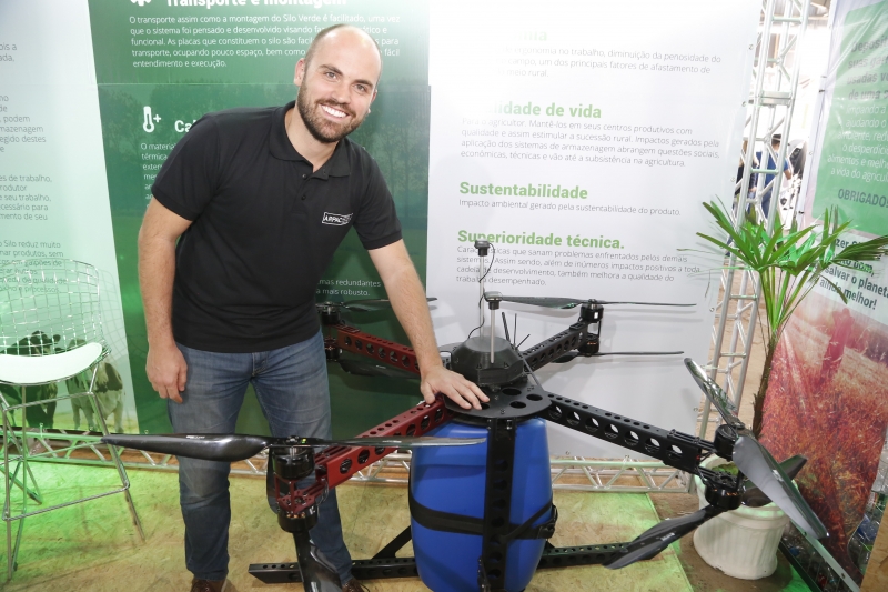 Goerl mostra modelo que pode ser utilizado na pulveriza&ccedil;&atilde;o e semeadura Foto: Claiton Dornelles/Especial/JC