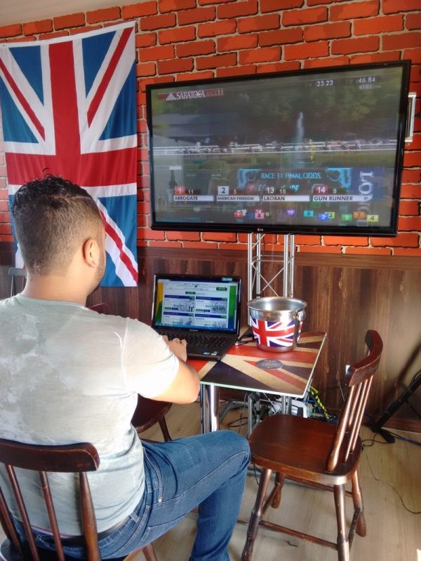 O Suaposta.com opera at&eacute; as 21h Foto: Roberta Fofonka/Especial/JC