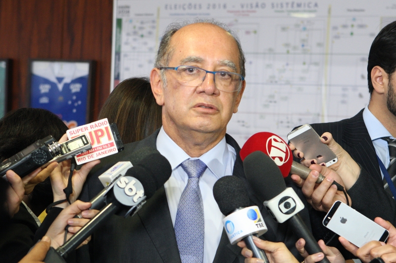 Ministro do STF Gilmar Mendes criticou duramente o rito utilizado
