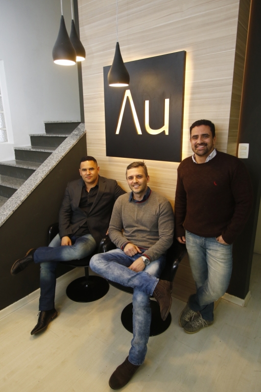 Vinicius, Eduardo e Gustavo, do Grupo Austral, ter&atilde;o espa&ccedil;o de 'coolture' Foto: FREDY VIEIRA/JC