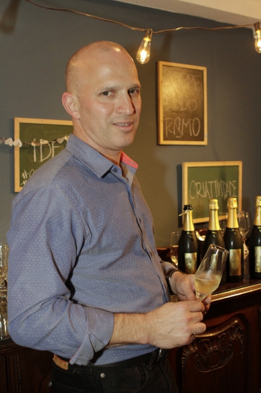 Mario Pereira da Costa J&uacute;nior &eacute; gerente comercial da marca Foto: CASSIANA MARTINS/JC