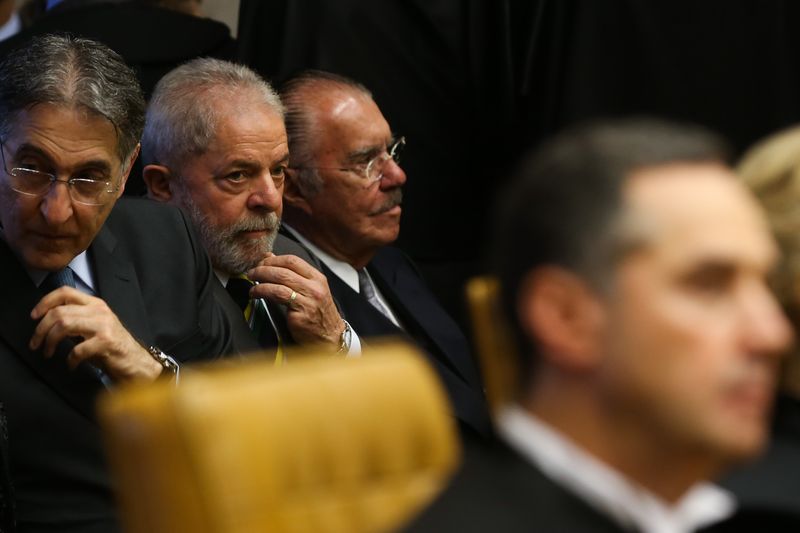 Lula, denunciado na operação, assistiu na segunda-feira à posse de Cármen Lúcia no STF