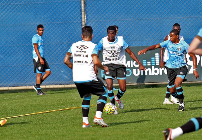 Negueba fica a disposição de Roger Machado para encarar a Ponte Preta