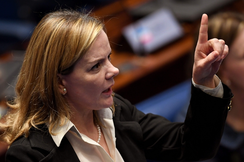 Gleisi foi acusada de receber R$ 1 milhão do esquema de propinas instalado na Petrobras para sua campanha em 2010