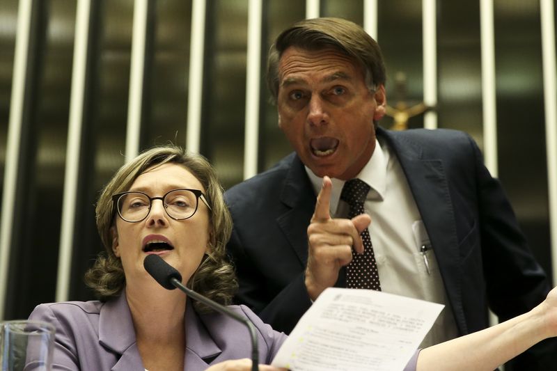Bolsonaro terá que pagar indenização e se retratar por ofensa à deputada Maria do Rosário
