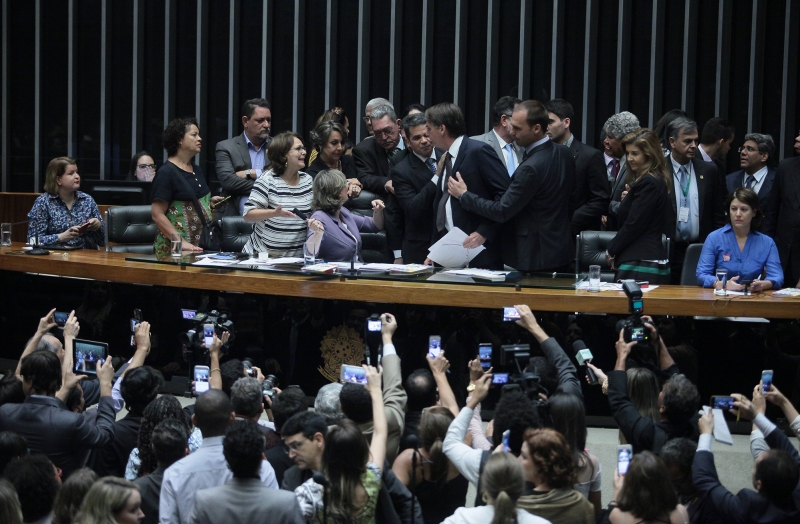 O auge do tumulto foi quando a representante da OAB lembrou que Bolsonaro era réu no STF