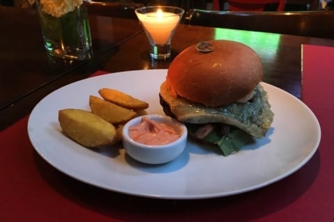 Entre as novidades do card�pio do Rosario Resto Lounge, tr�s op��es de hamb�rguer 