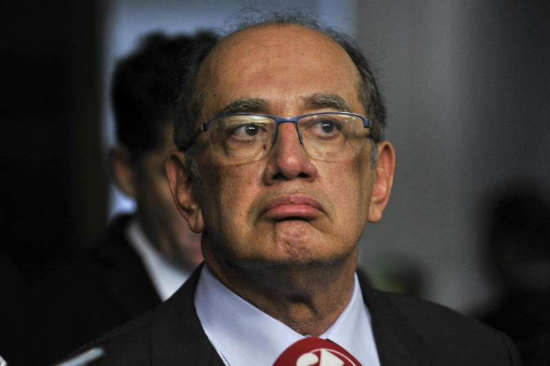  Gilmar Mendes, criticou o programa Bolsa Família 