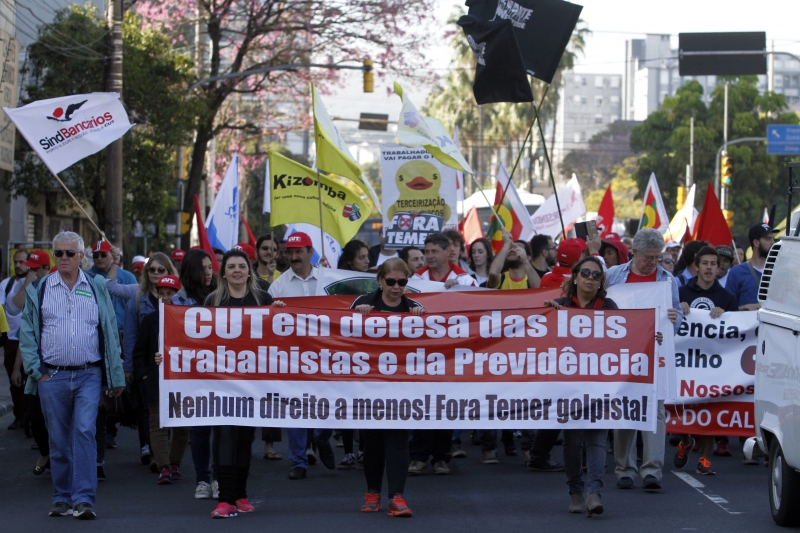 Participantes percorreram principais acessos ao Centro Histórico denunciando riscos das mudanças