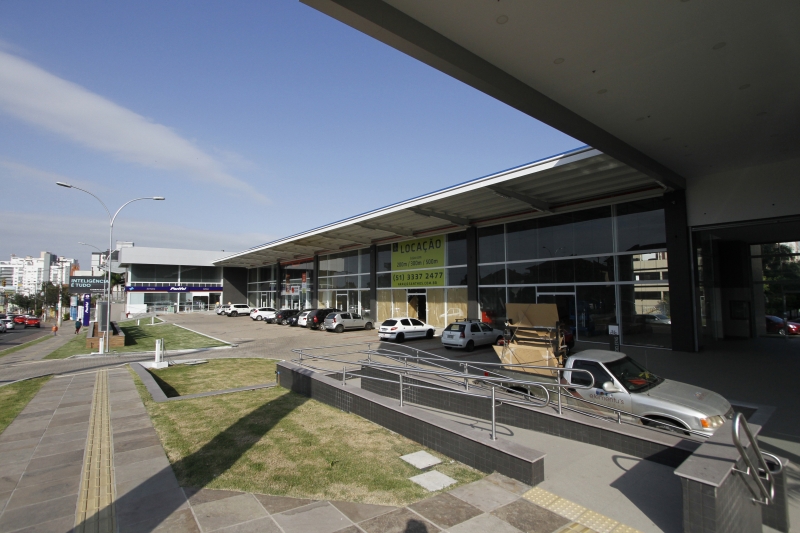 Centro comercial na Plínio Brasil Milano contará com sete lojas 