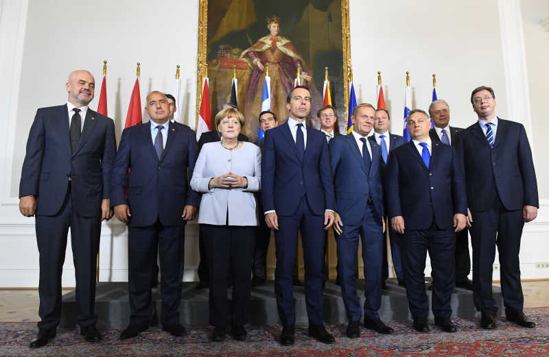 Merkel e dirigentes de países da região discutem medidas para fluxo de imigrantes 