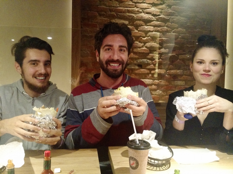 Escolhemos tr&ecirc;s burritos diferentes: com porco, frango e fil&eacute; Foto: Arquivo Pessoal/Divulga&ccedil;&atilde;o/JC