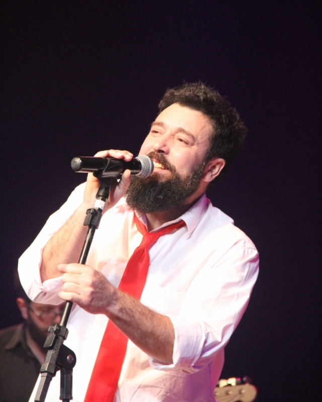 Lico Silveira hoje vive de m&uacute;sica, tocando em bares e produzindo projetos culturais Foto: Luciane Pires Ferreira/divulga&ccedil;&atilde;o/jc