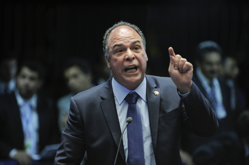 Fernando Bezerra é acusado de realizar os esforços políticos para assegurar as obras de infraestrutura