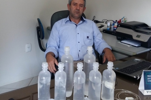 Tampa lacre para sistema de infusão