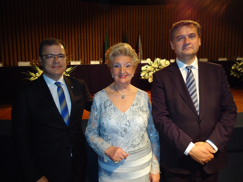 João Ricardo dos Santos Costa, presidente da AMB, Eneida Barbosa e Gilberto Schäfer, presidente da Ajuris